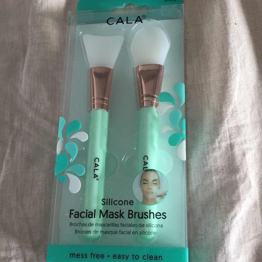 2 Cala Silicone Sponge Brushes, Foundation, Blush